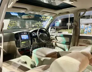 Toyota Land Cruiser 2006 White