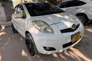 Toyota Vitz 2005 White