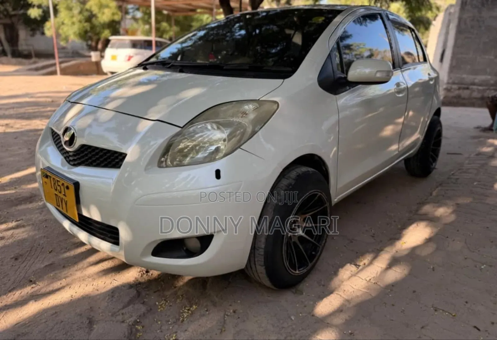 Toyota Vitz 2005 White