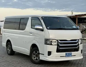 Toyota Quantum 2009 White