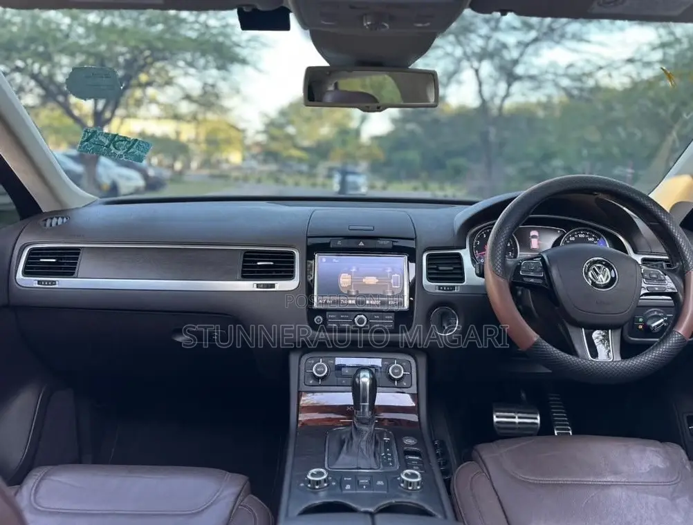 Volkswagen Touareg 2012 White