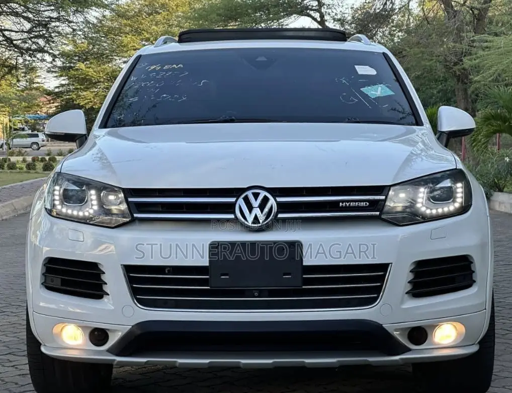 Volkswagen Touareg 2012 White