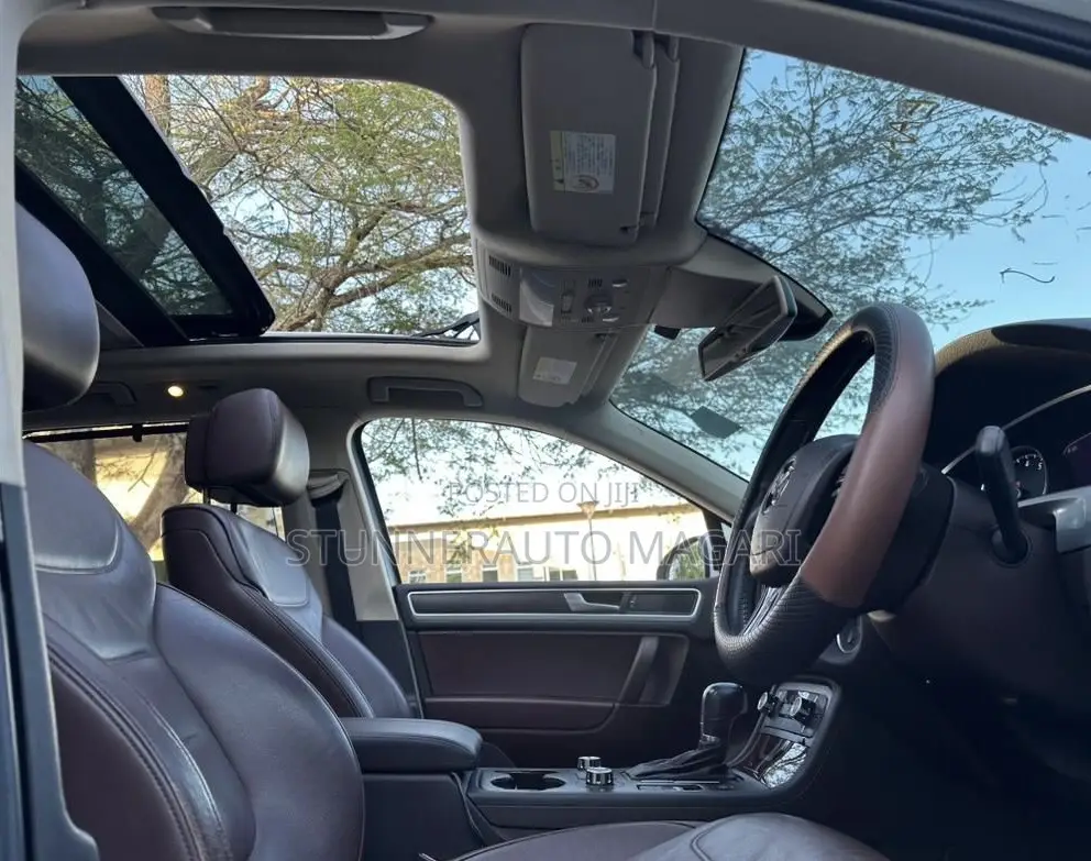 Volkswagen Touareg 2012 White