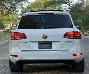 Volkswagen Touareg 2012 White