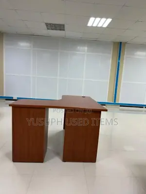 Office Table // Kubwa // Classic