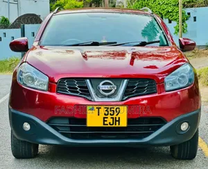 Nissan Dualis 2015 Red