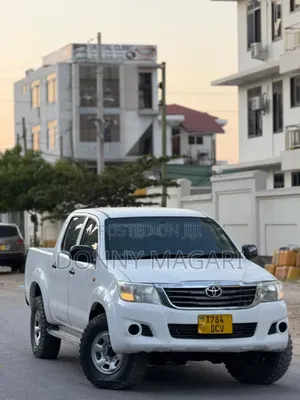 Toyota Hilux 2018 White