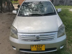 Toyota Raum 2007 Silver
