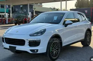 Porsche Cayenne 2015 White