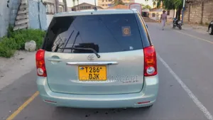 Toyota Raum 2010 Blue