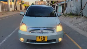 Toyota Raum 2010 Blue