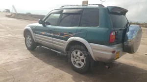 Toyota RAV4 2004 Green