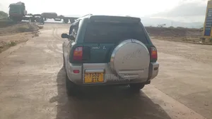 Toyota RAV4 2004 Green