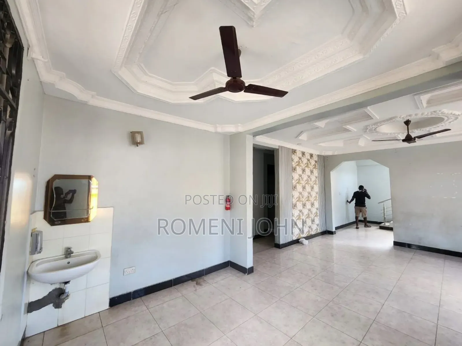 4bdrm Block of Flats in Tanzania Daresalaam, Ilala for rent