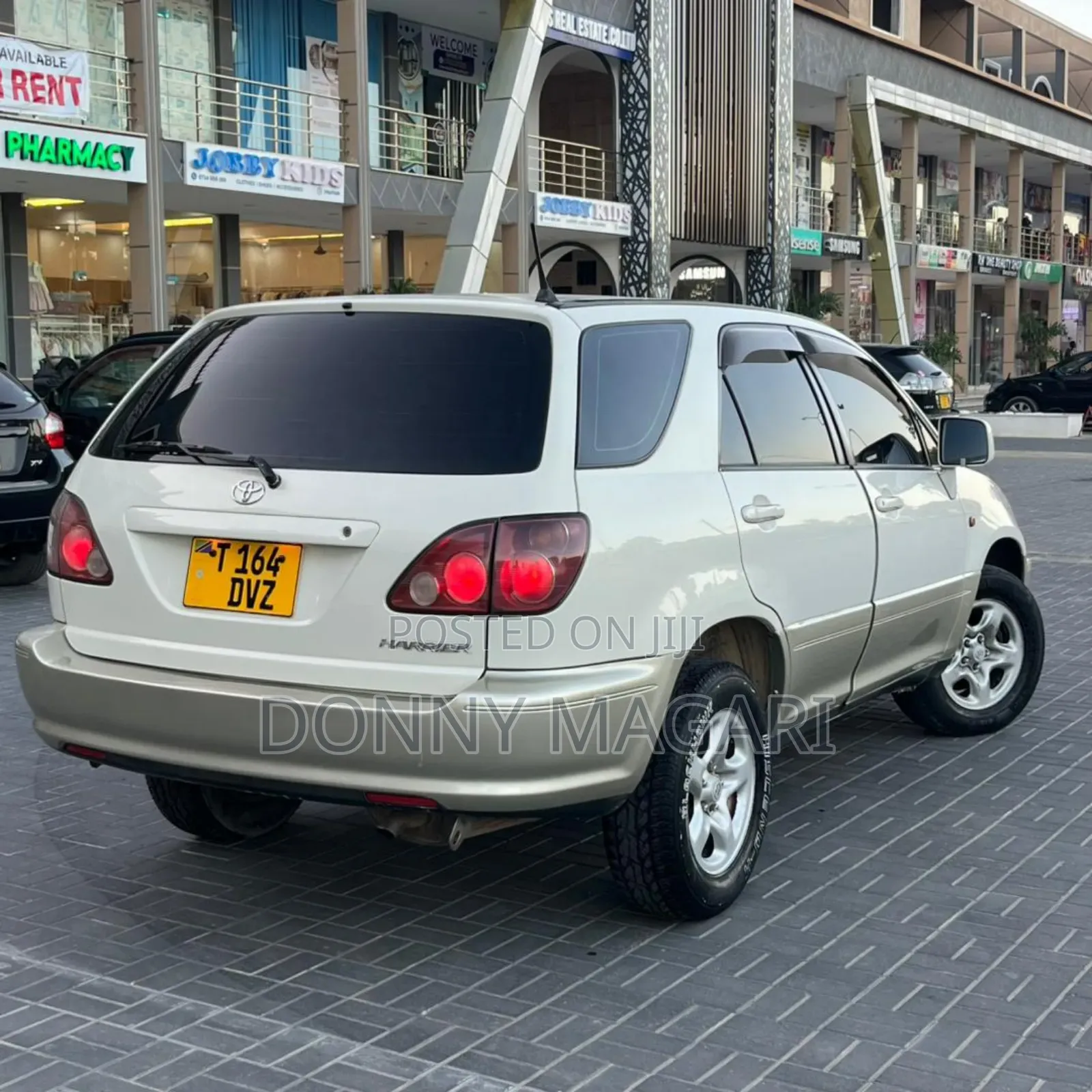 Toyota Harrier 1999 White