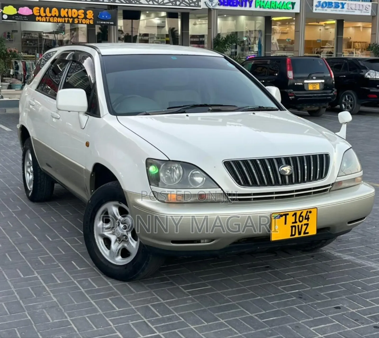Toyota Harrier 1999 White