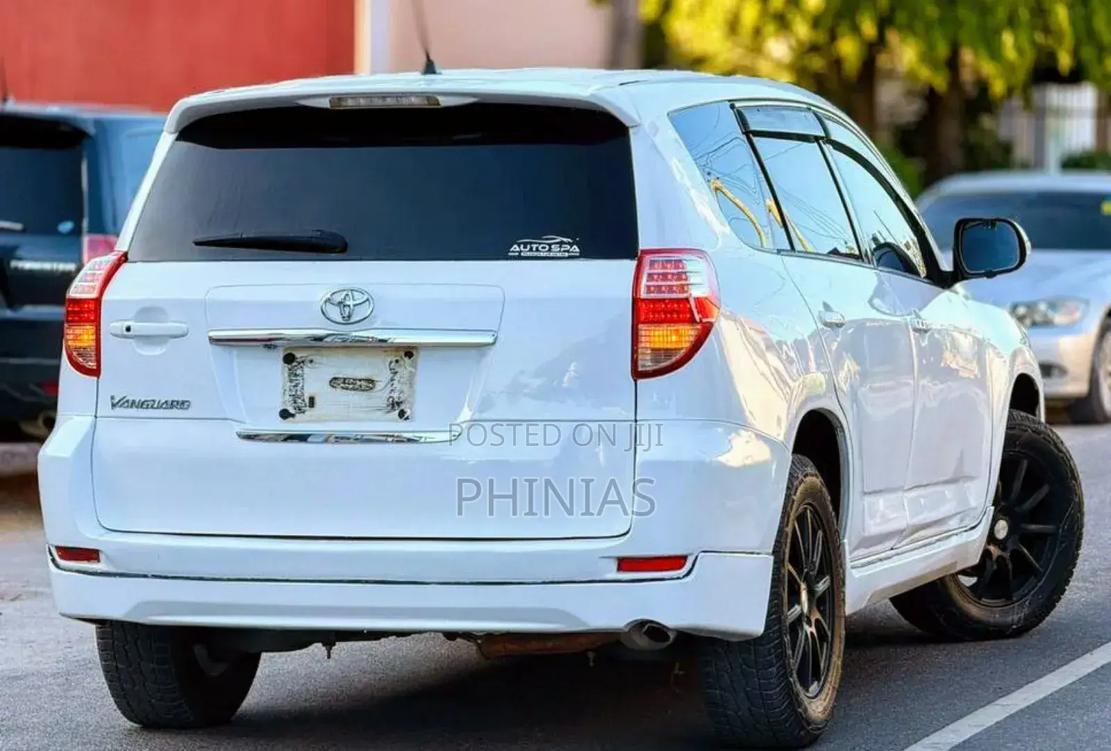 Toyota Vanguard 2010 White