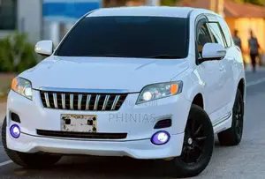 Toyota Vanguard 2010 White