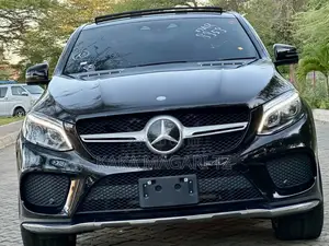 Mercedes-Benz GLC-Class 2017 Black
