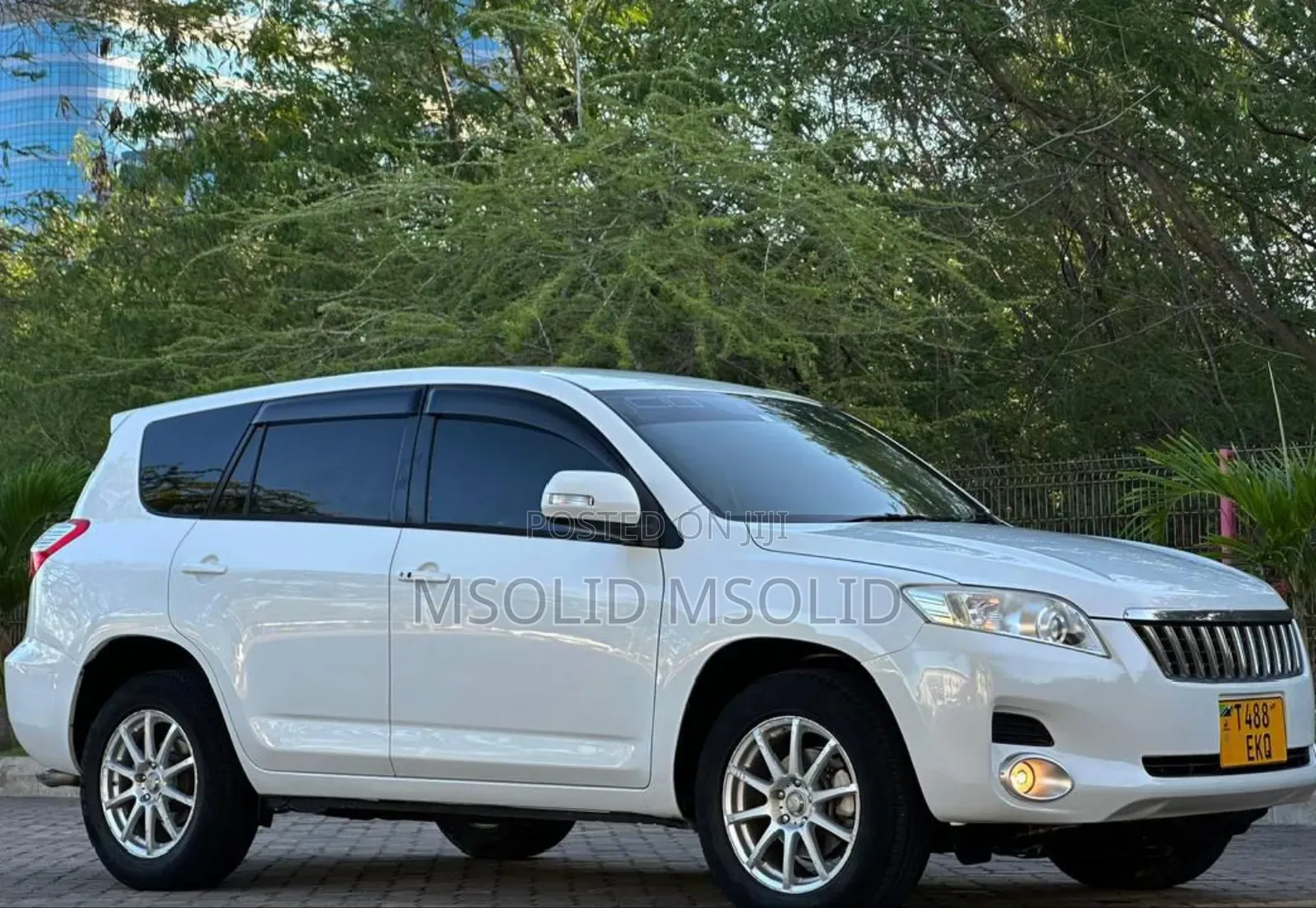 Toyota Vanguard 2009 White