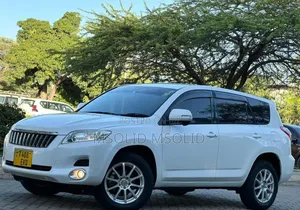 Toyota Vanguard 2009 White