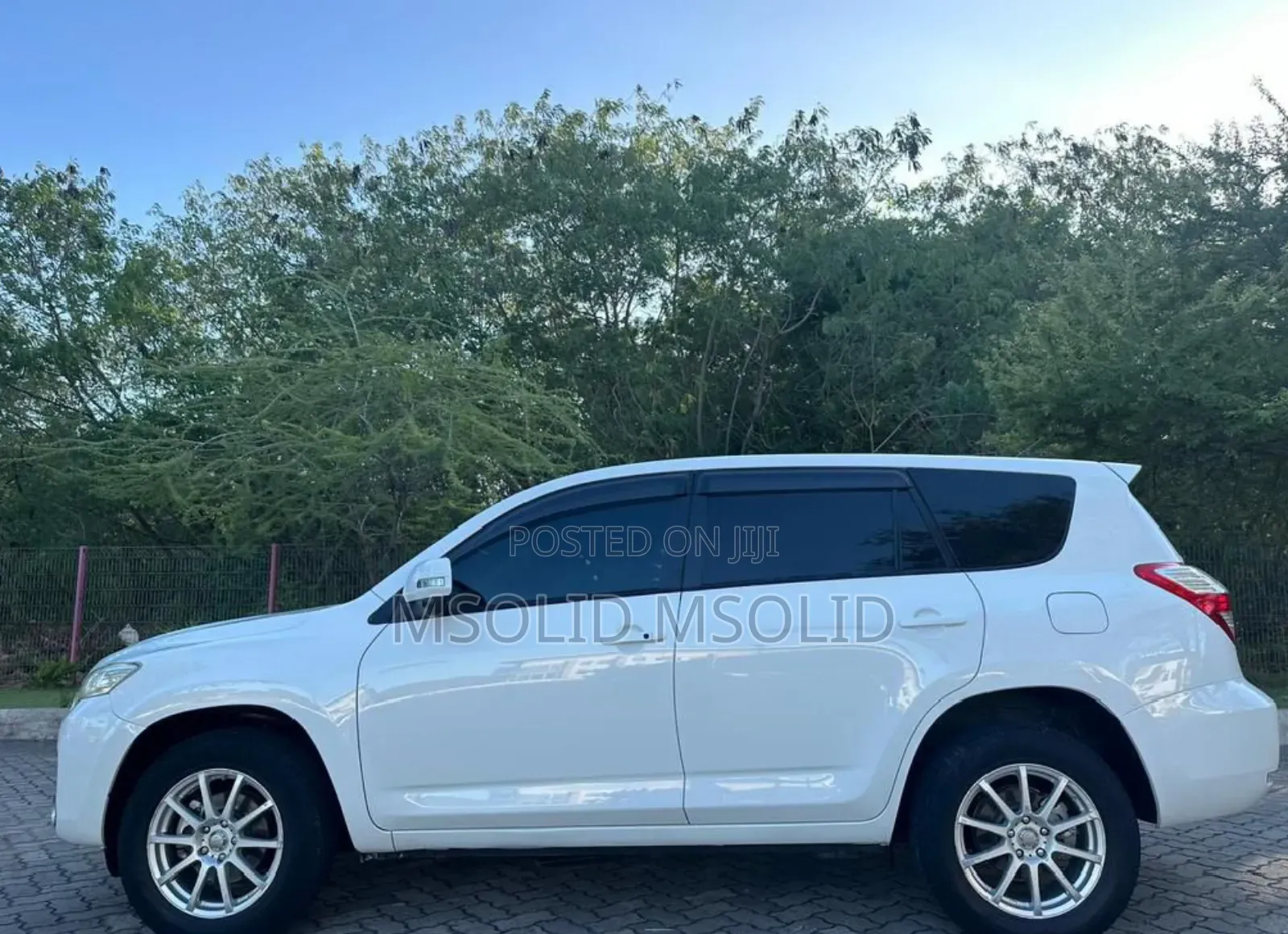 Toyota Vanguard 2009 White