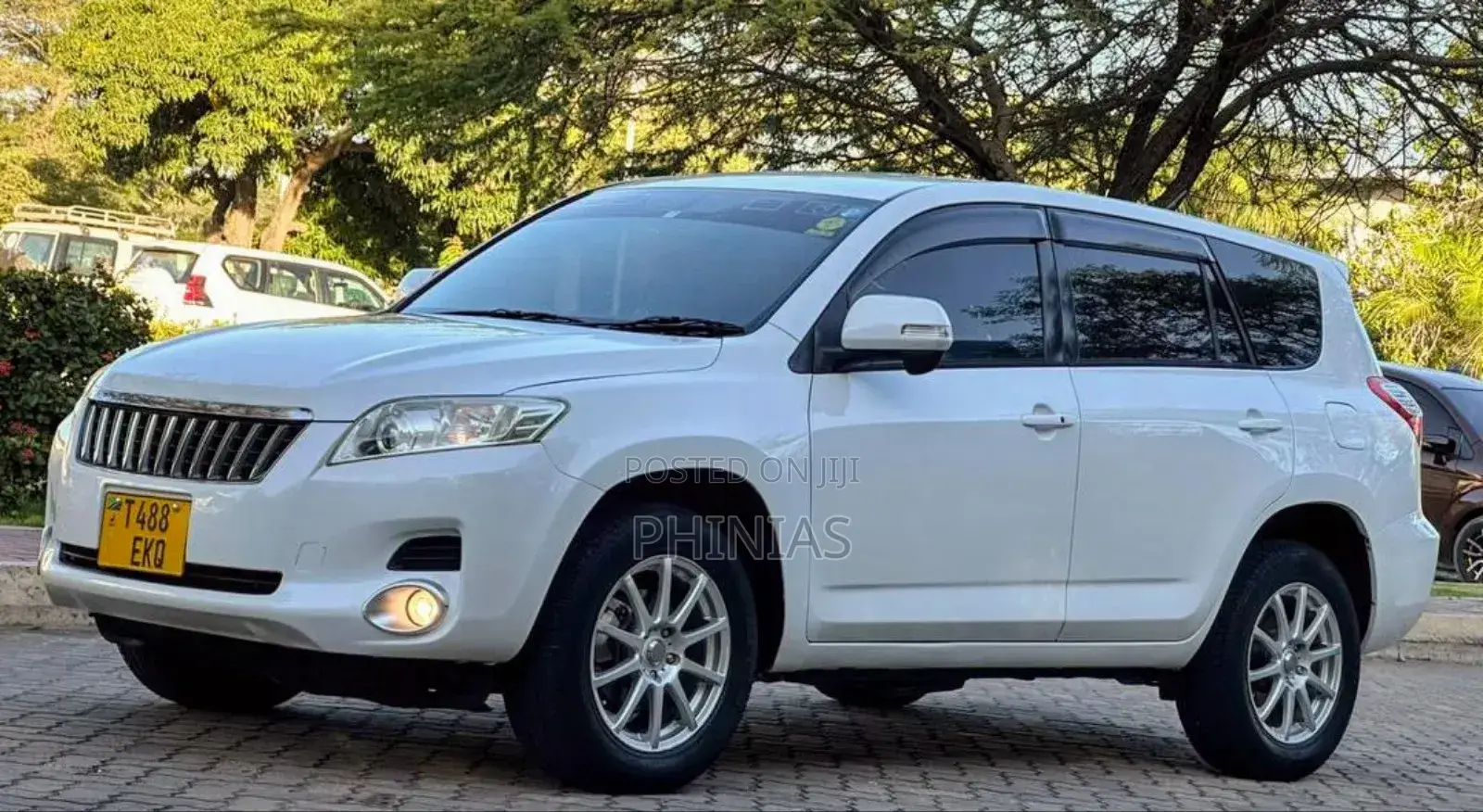 Toyota Vanguard 2009 White