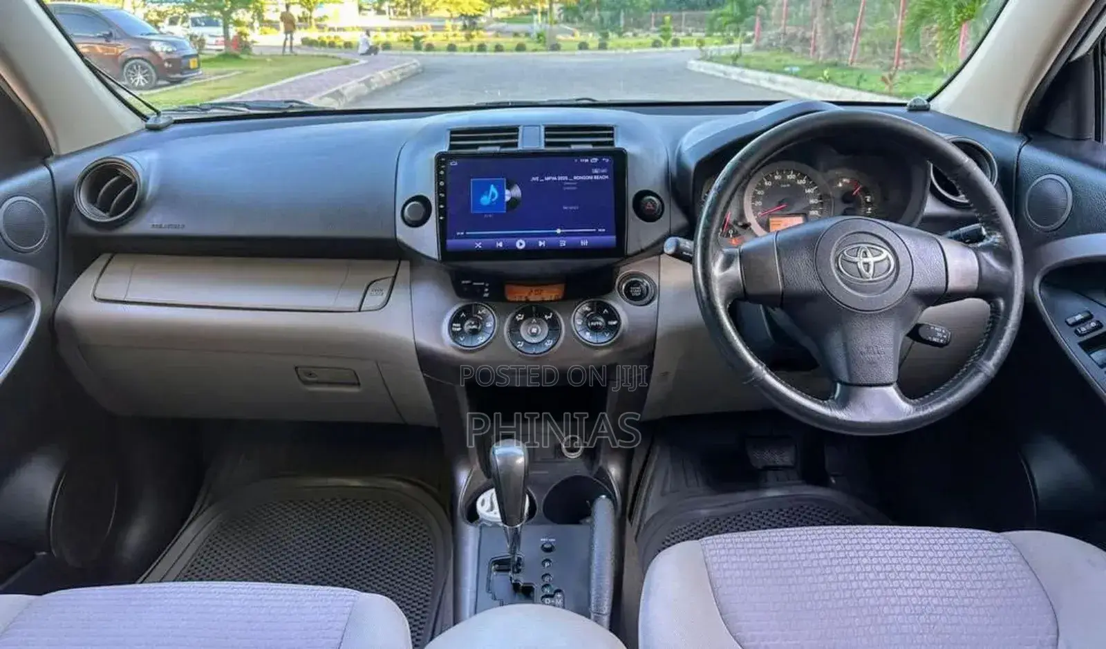 Toyota Vanguard 2009 White