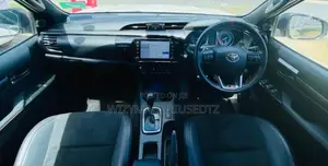 Toyota Hilux 2021 Ivory
