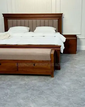 Kitanda Cha Mbao Chenye Sofa