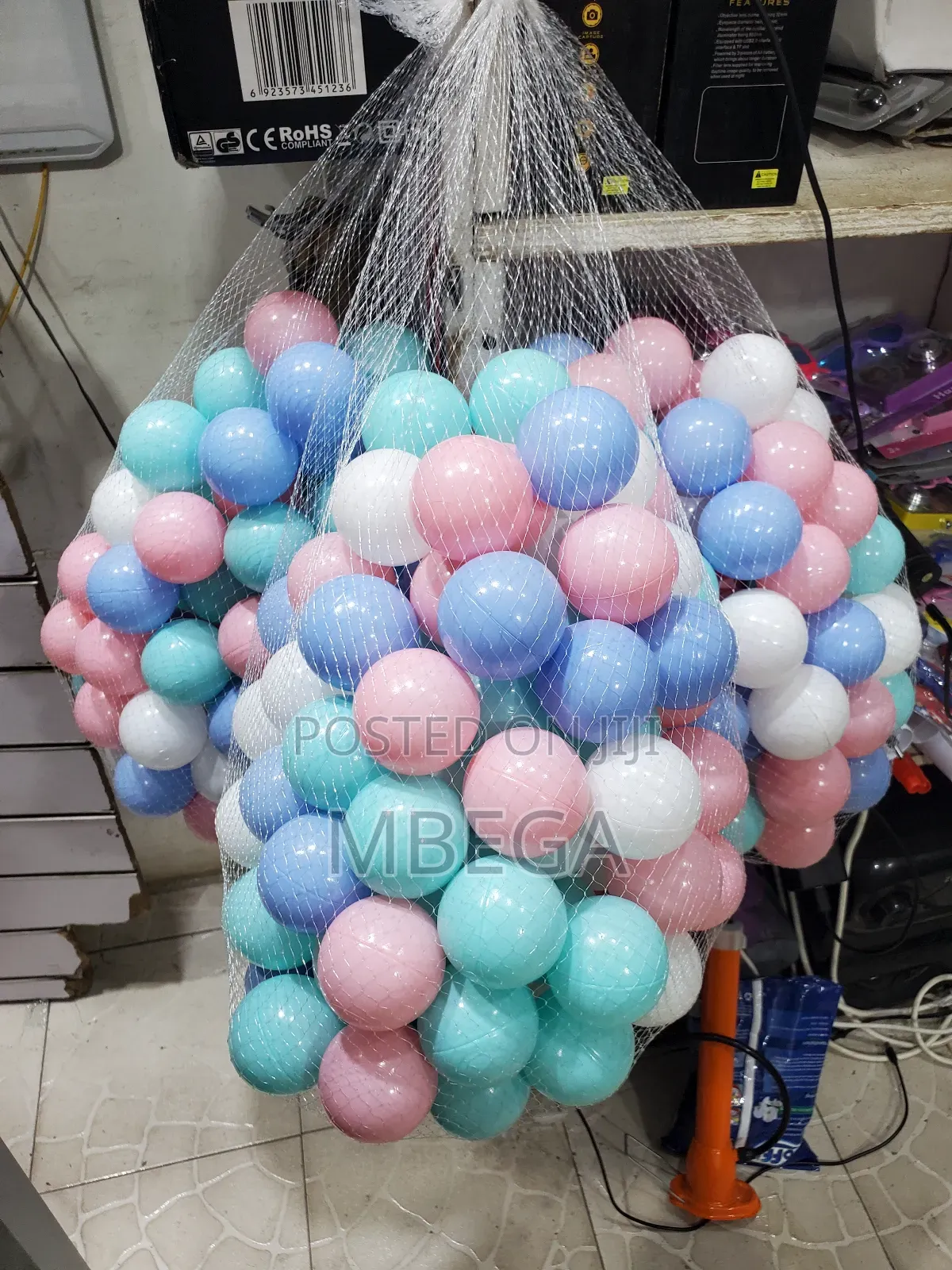 Colored Plastic Ball for Swimming