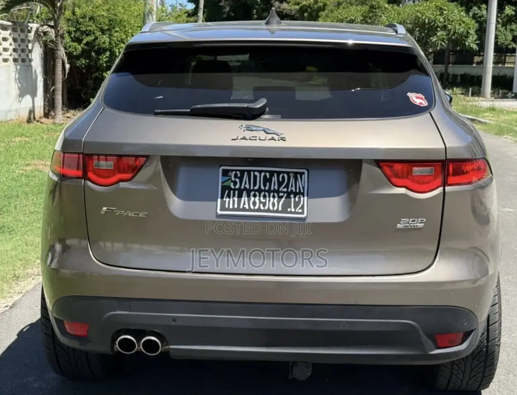Jaguar F-Pace 2017 Gray
