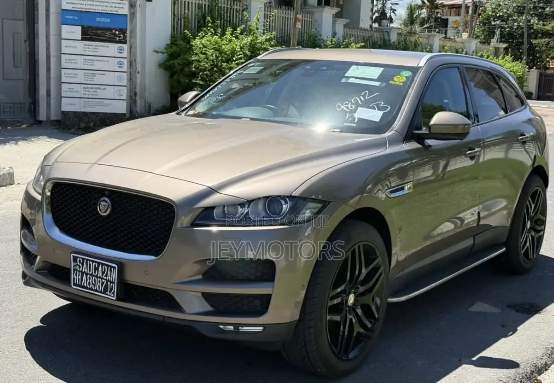 Jaguar F-Pace 2017 Gray