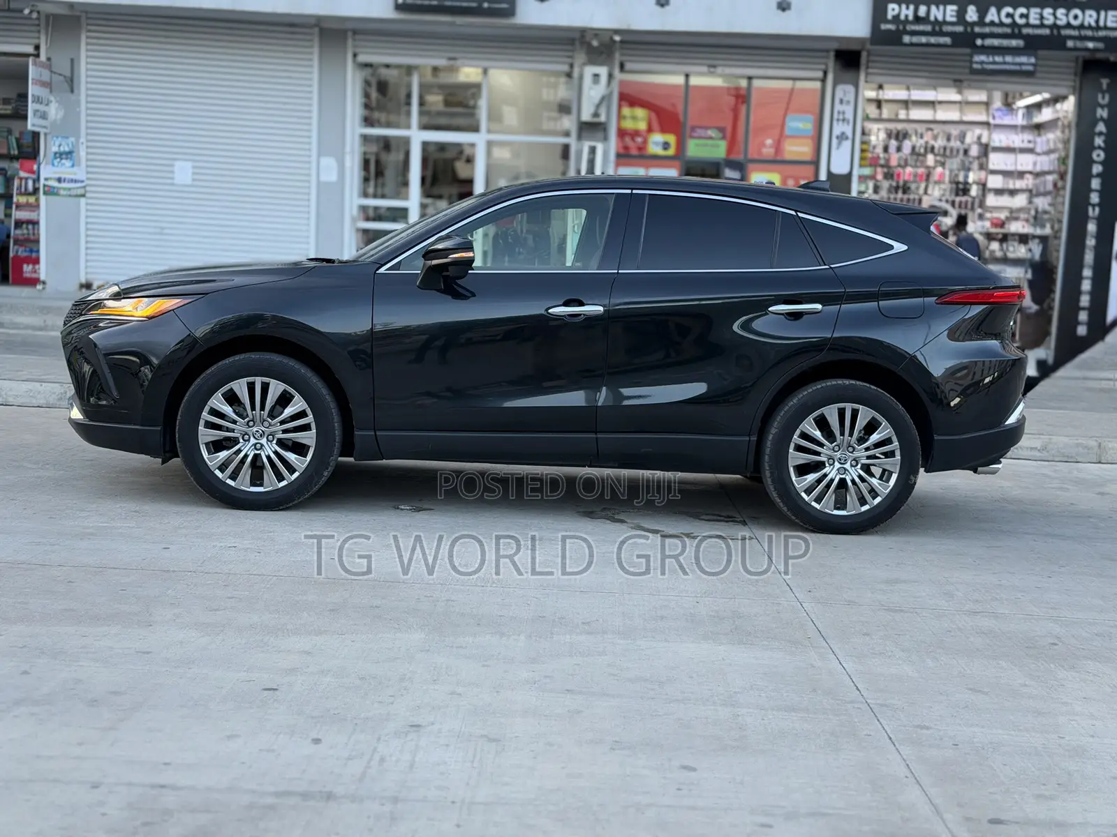 Toyota Harrier 2.0 2021 Black
