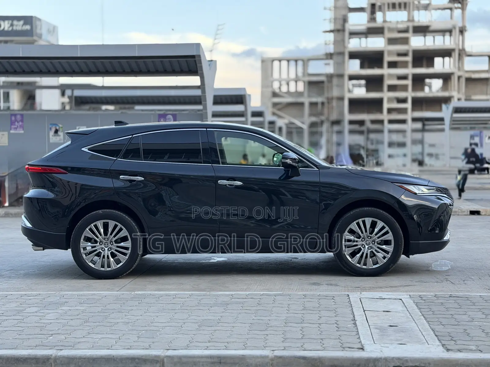 Toyota Harrier 2.0 2021 Black