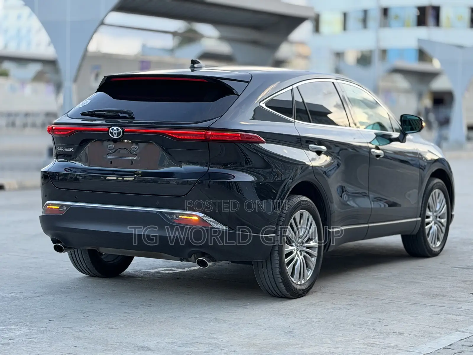 Toyota Harrier 2.0 2021 Black