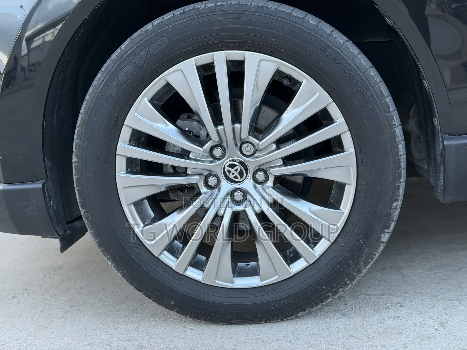 Toyota Harrier 2.0 2021 Black