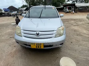 Toyota IST 2005 Silver