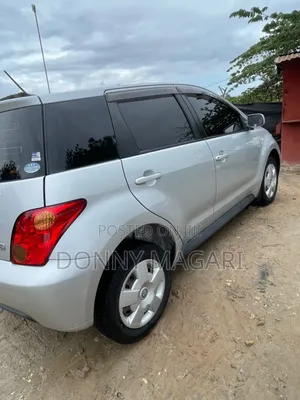 Toyota IST 2005 Silver