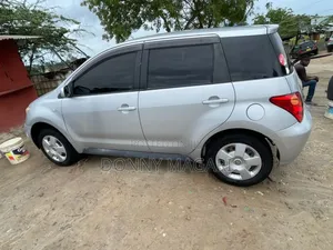 Toyota IST 2005 Silver