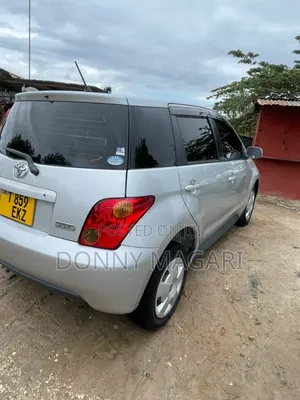 Toyota IST 2005 Silver