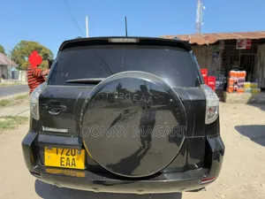 Toyota Vanguard 2011 Black