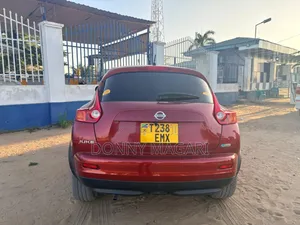 Nissan Juke SV Automatic 2012 Maroon