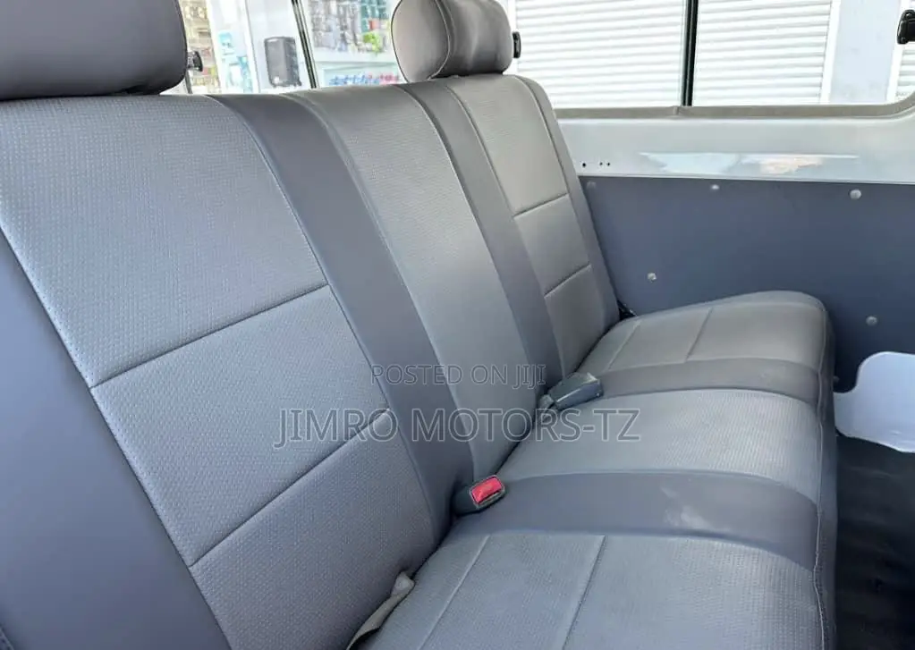 Toyota Land Cruiser 2010 White