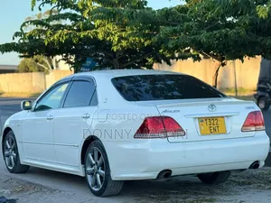 Toyota Crown 2004 White