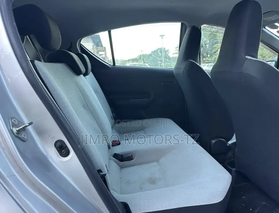 Toyota Aqua 2011 Silver