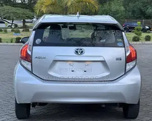 Toyota Aqua 2011 Silver