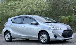 Toyota Aqua 2011 Silver