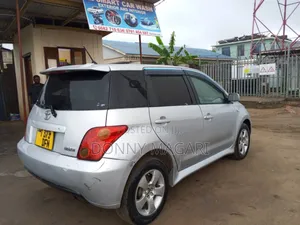 Toyota IST 2003 Silver