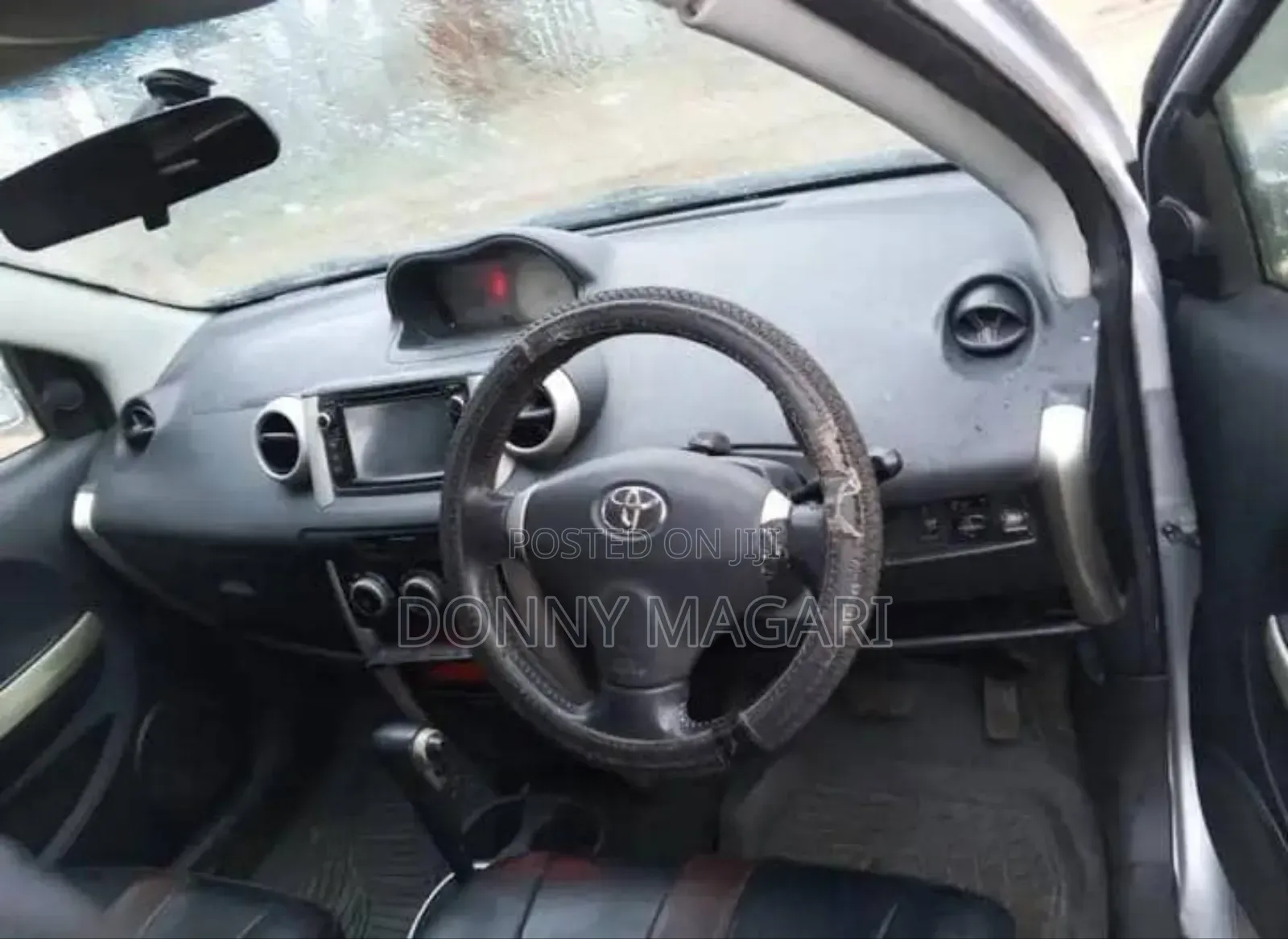 Toyota IST 2003 Silver